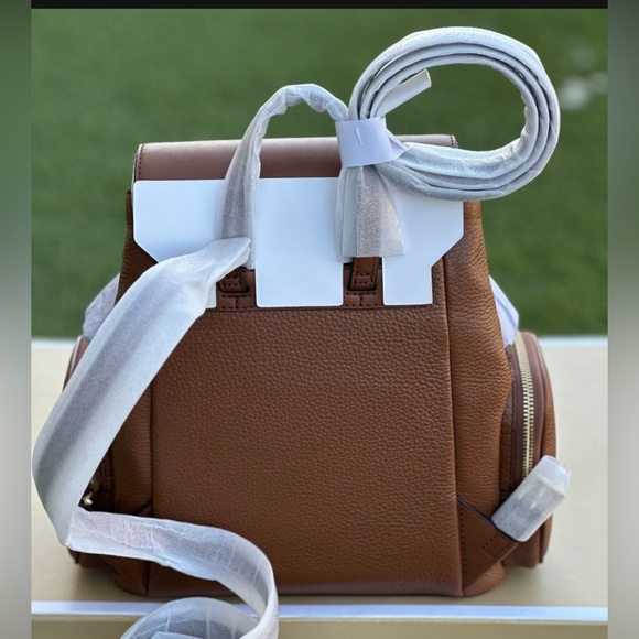 Michael Kors Jet Set Medium Backpack with Wallet Set - Picture 8 of 10